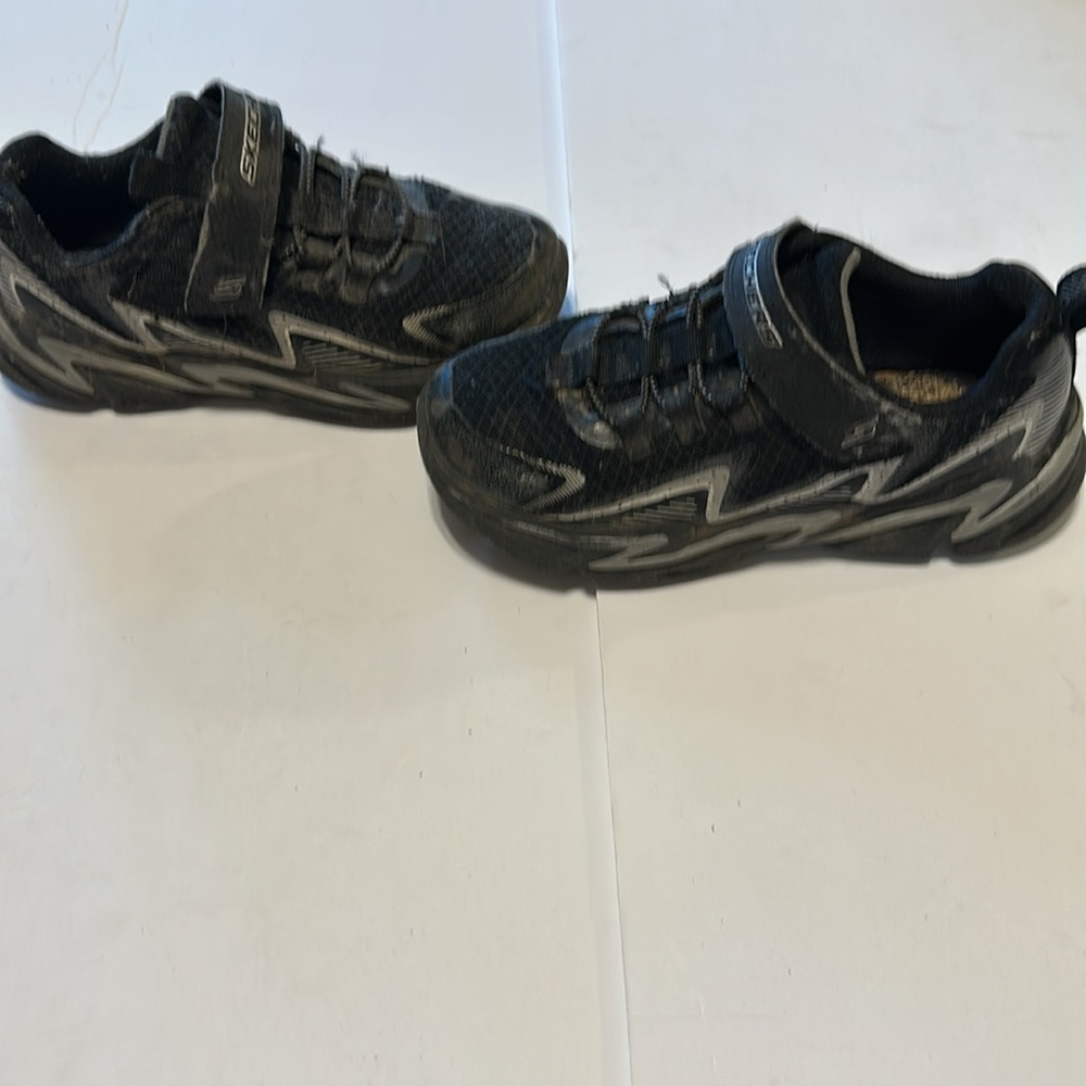 Toddler size 2 Skechers Velcro